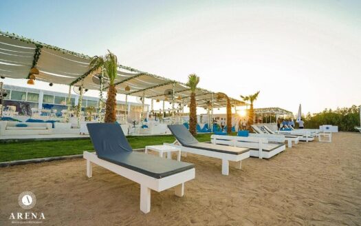 Cozy 1-Bedroom Apartment with City View & Pool