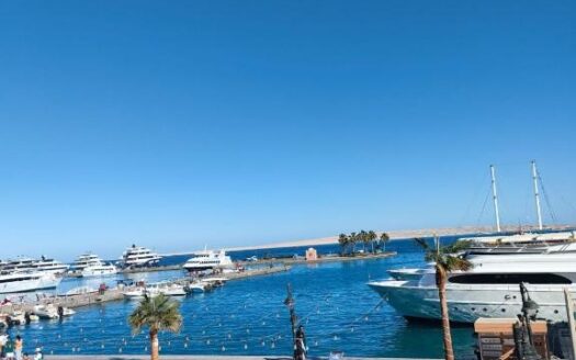 Seaside 2-Bedroom Apartment with Stunning Views & Free Wi-Fi